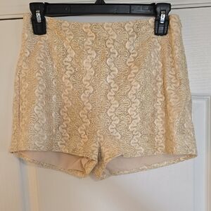 Chic Lace High Waist Shorts in Cream